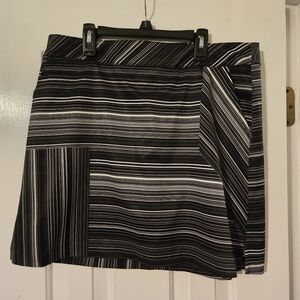 Lady Hagen 10 athletic skirt black & white